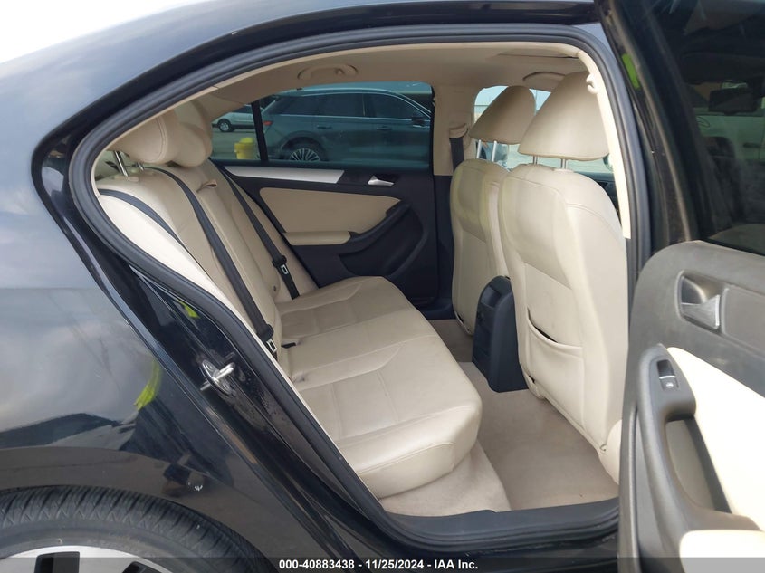 2015 VOLKSWAGEN JETTA HYBRID VIN: 3VW637AJ4FM402673