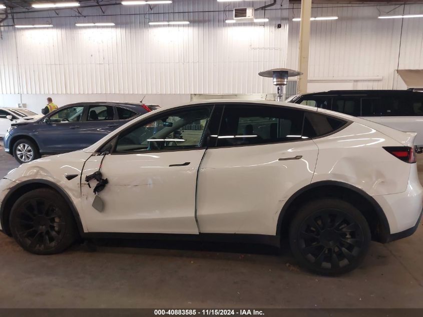 2022 Tesla Model Y Long Range Dual Motor All-Wheel Drive VIN: 7SAYGDEE4NF571738 Lot: 40883585