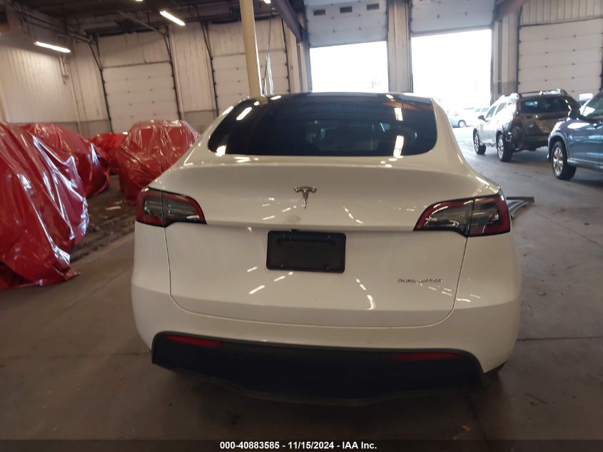 2022 Tesla Model Y Long Range Dual Motor All-Wheel Drive VIN: 7SAYGDEE4NF571738 Lot: 40883585