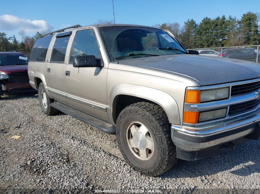 1998 Chevrolet Suburban 1500 VIN: 3GNFK16R7WG139585 Lot: 40885327