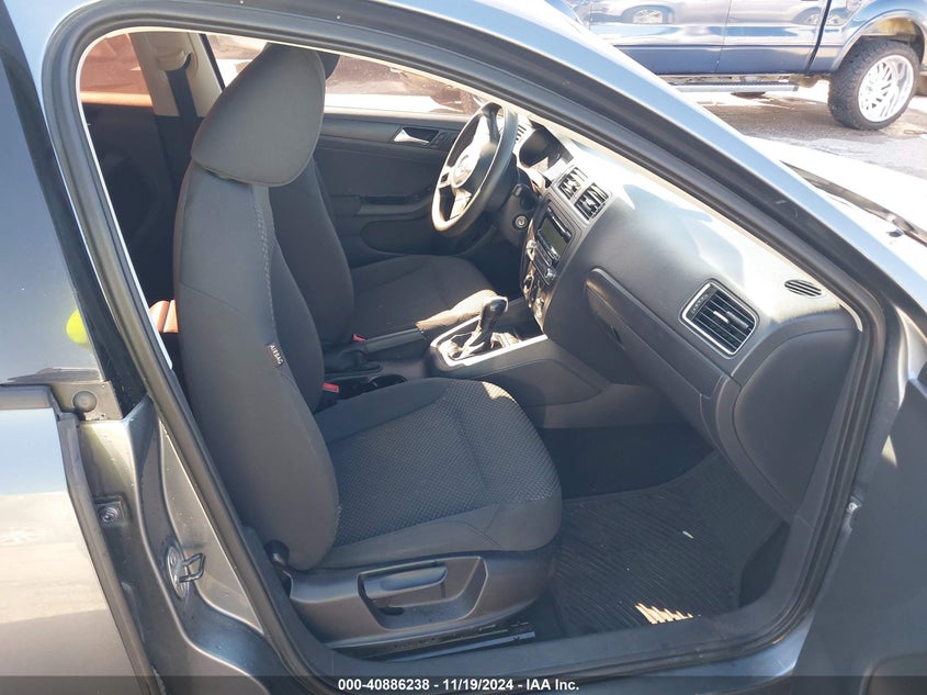 2011 VOLKSWAGEN JETTA VIN: 3VW2K7AJ4BM068799