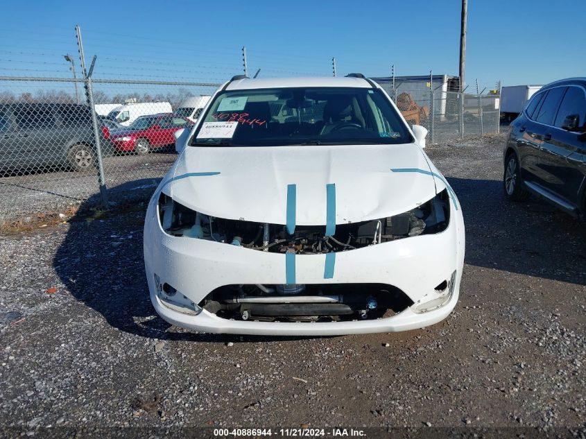 2017 Chrysler Pacifica Touring-L VIN: 2C4RC1BG7HR642134 Lot: 40886944