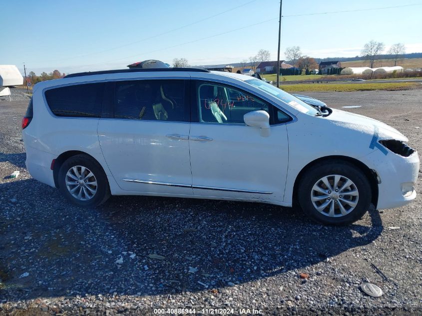 2017 Chrysler Pacifica Touring-L VIN: 2C4RC1BG7HR642134 Lot: 40886944