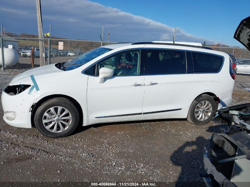 2017 Chrysler Pacifica Touring-L VIN: 2C4RC1BG7HR642134 Lot: 40886944