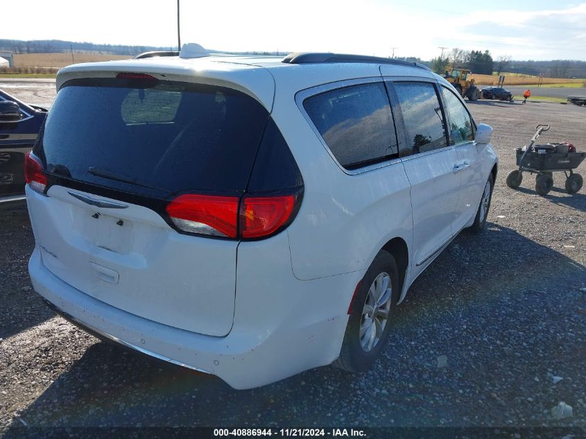 VIN 2C4RC1BG7HR642134 2017 CHRYSLER PACIFICA no.4