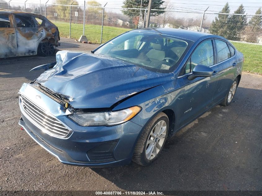 VIN 3FA6P0LU9KR147561 2019 FORD FUSION HYBRID no.2