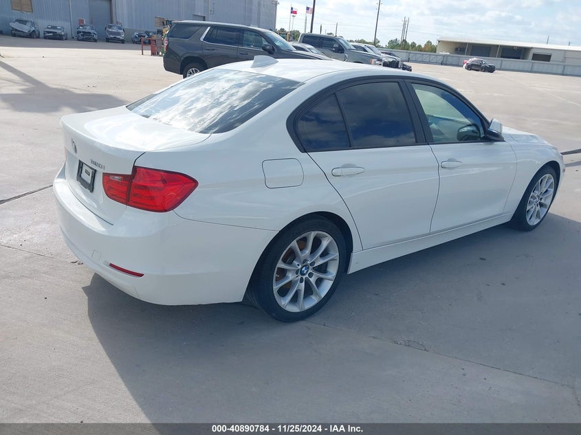 Vin: wba3b1c54ep680226, lot: 41380476, bmw 320i 20144