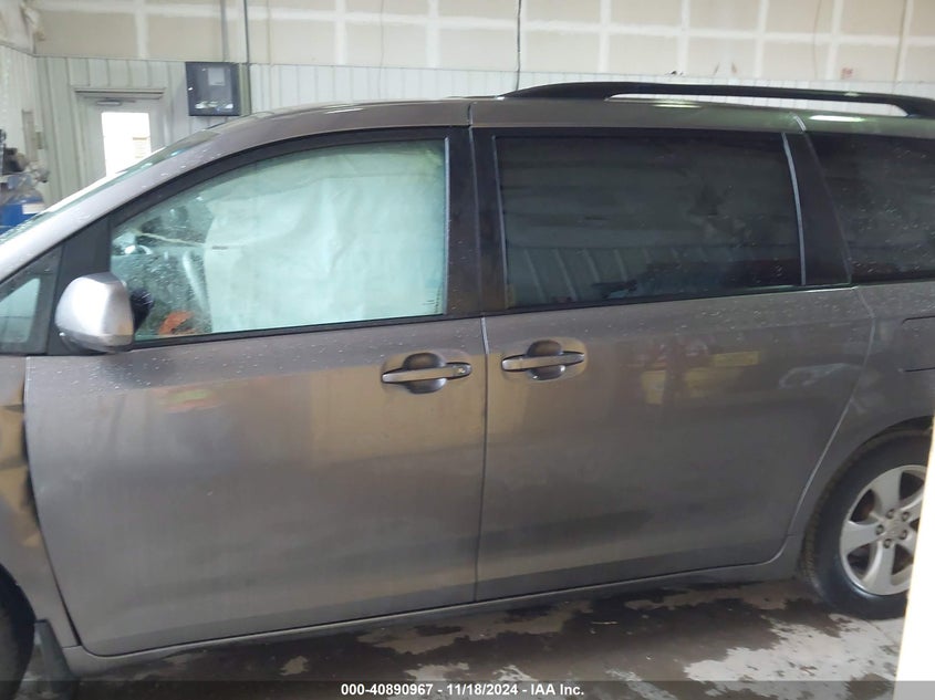 2011 TOYOTA SIENNA VIN: 5TDKK3DC8BS143089