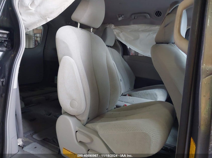 2011 TOYOTA SIENNA VIN: 5TDKK3DC8BS143089