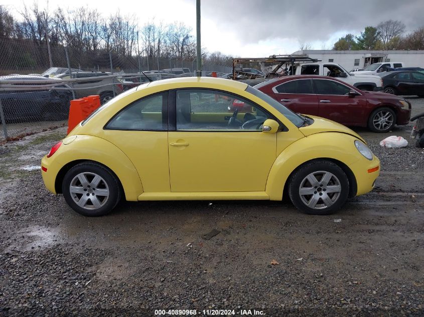 2010 Volkswagen New Beetle 2.5L Final Edition VIN: 3VWPW3AG0AM000165 Lot: 40890968