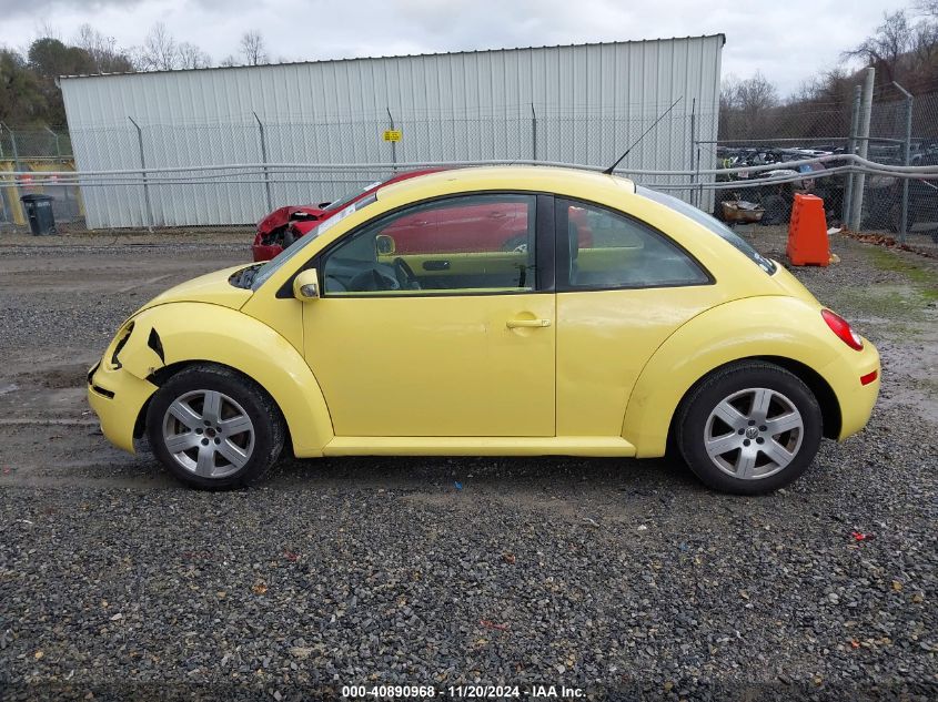 2010 Volkswagen New Beetle 2.5L Final Edition VIN: 3VWPW3AG0AM000165 Lot: 40890968