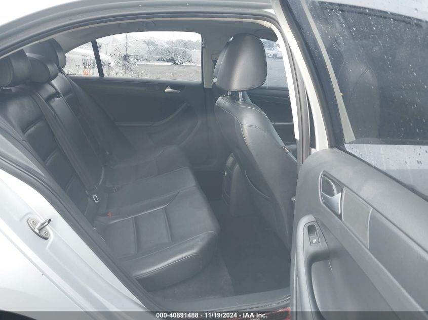 2014 VOLKSWAGEN JETTA 1.8T SE - 3VWD17AJ4EM364728