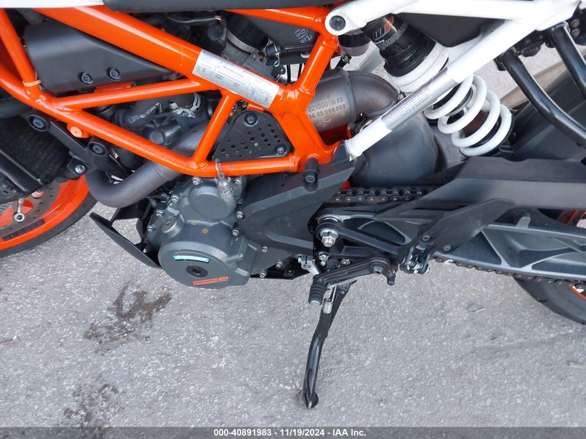2020 KTM 390 DUKE - MD2JPJ406LC220563