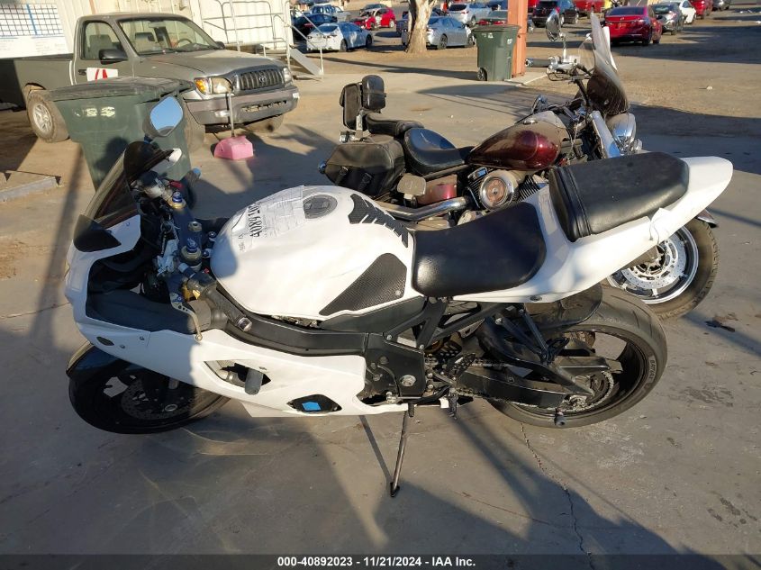 2005 Suzuki Gsx-R600 K VIN: JS1GN7CA852108224 Lot: 40892023