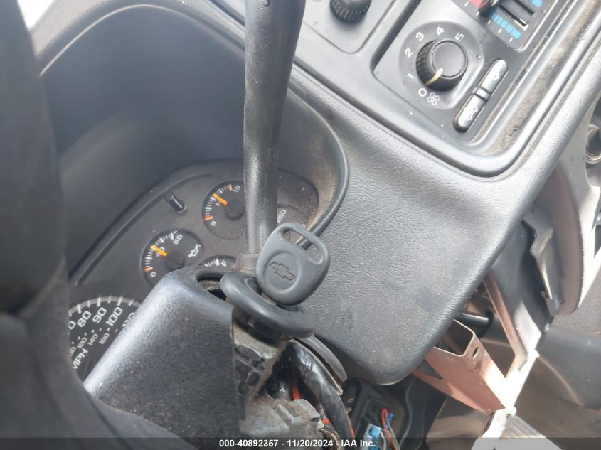 2005 Chevrolet Silverado 1500 Work Truck VIN: 1GCEC14V45Z12476 Lot: 40892357