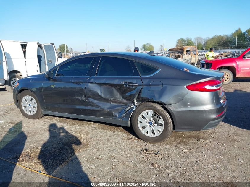 2020 Ford Fusion S VIN: 3FA6P0G75LR160832 Lot: 40892839