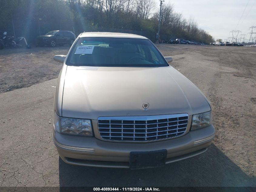 1998 Cadillac Deville Standard VIN: 1G6KD54Y4WU798274 Lot: 40893444