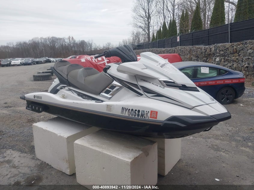 2014 YAMAHA FX CRUISER