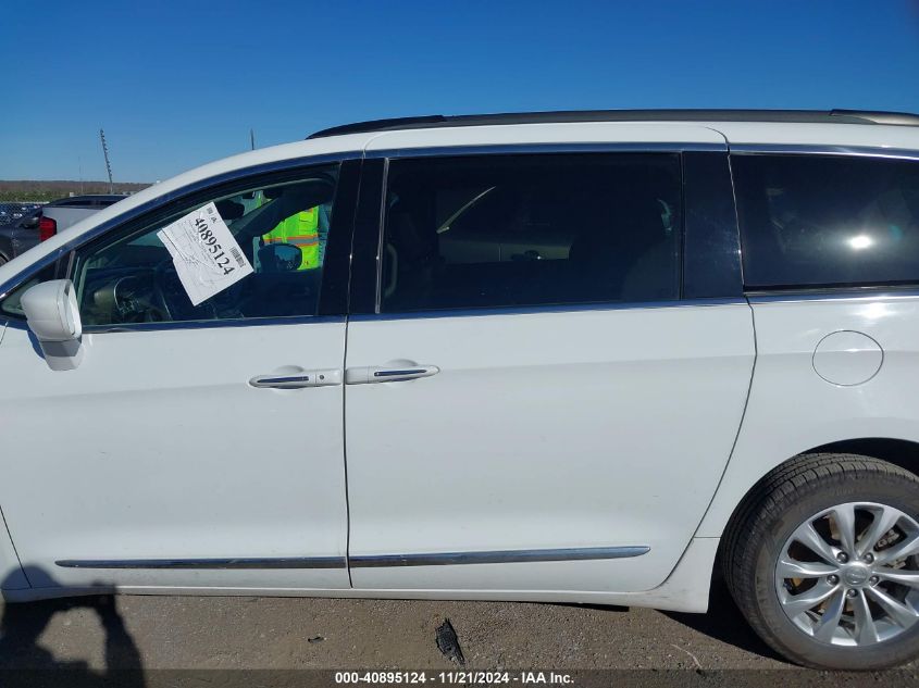 2017 Chrysler Pacifica Touring-L VIN: 2C4RC1BG0HR802998 Lot: 40895124