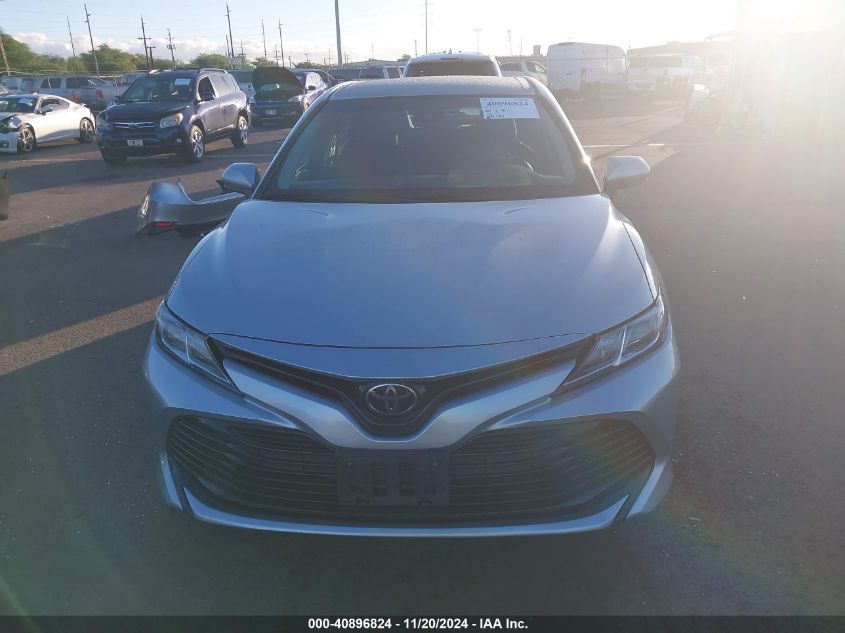 2018 Toyota Camry Le VIN: 4T1B11HK2JU555068 Lot: 40896824