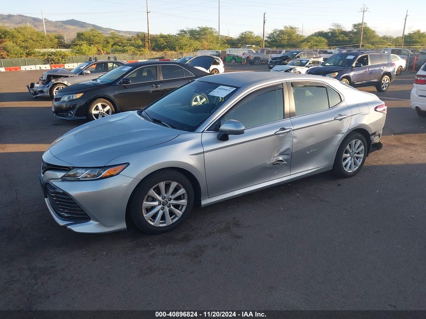 Vin: 4t1b11hk2ju555068, lot: 41386516, toyota camry le 20182