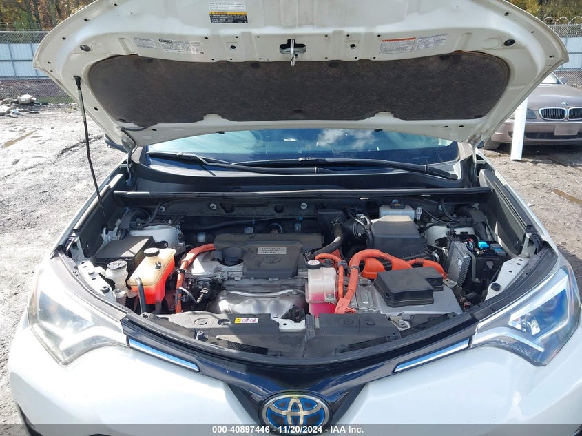 2018 TOYOTA RAV4 HYBRID LIMITED VIN: JTMDJREV3JD229631