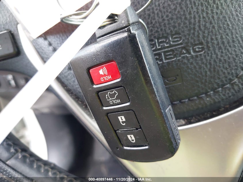 2018 TOYOTA RAV4 HYBRID LIMITED VIN: JTMDJREV3JD229631