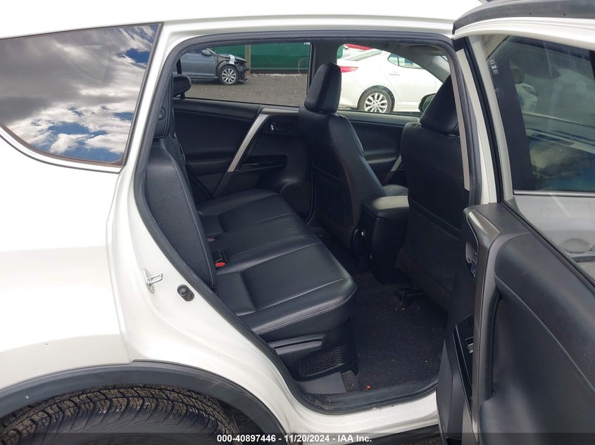 2018 TOYOTA RAV4 HYBRID LIMITED VIN: JTMDJREV3JD229631