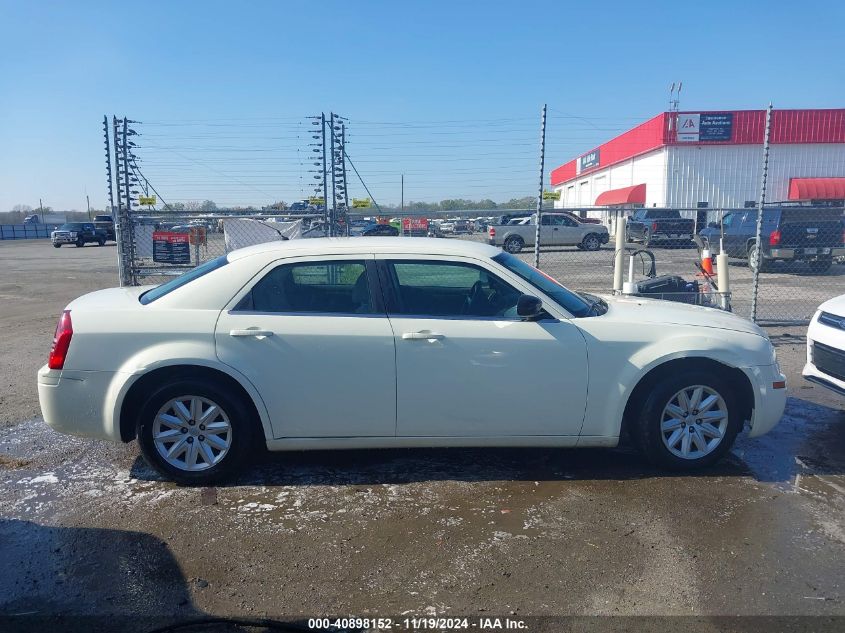 2008 Chrysler 300 Lx VIN: 2C3KA43R68H192706 Lot: 40898152