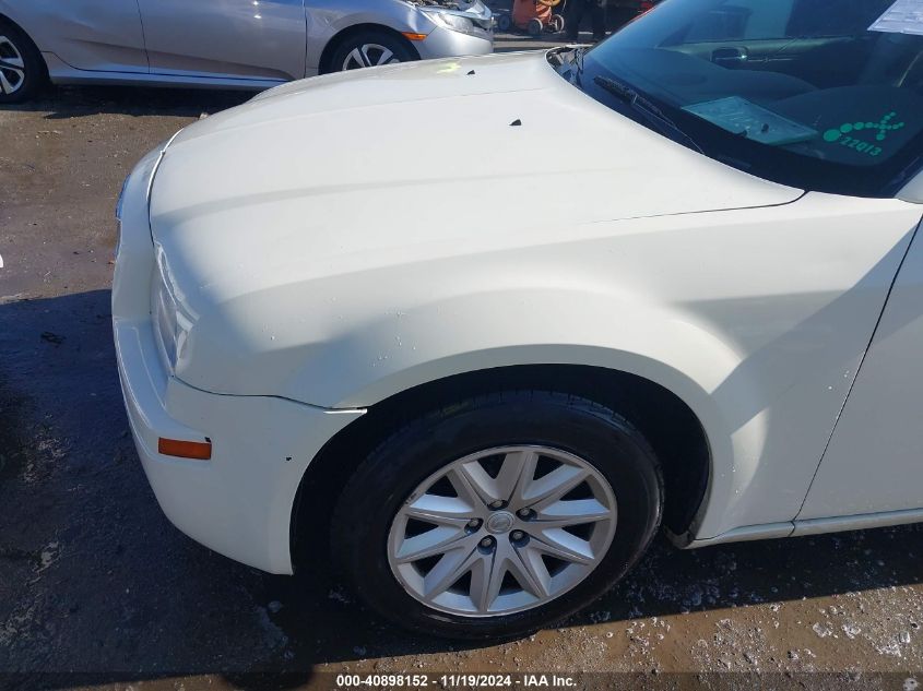 2008 Chrysler 300 Lx VIN: 2C3KA43R68H192706 Lot: 40898152