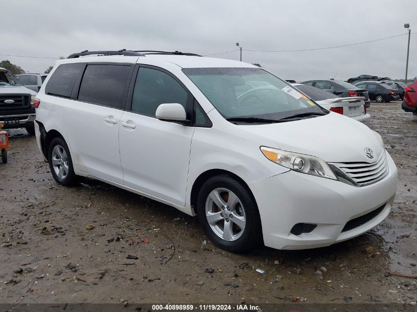 VIN 5TDKK3DC2FS564358 2015 TOYOTA SIENNA no.1