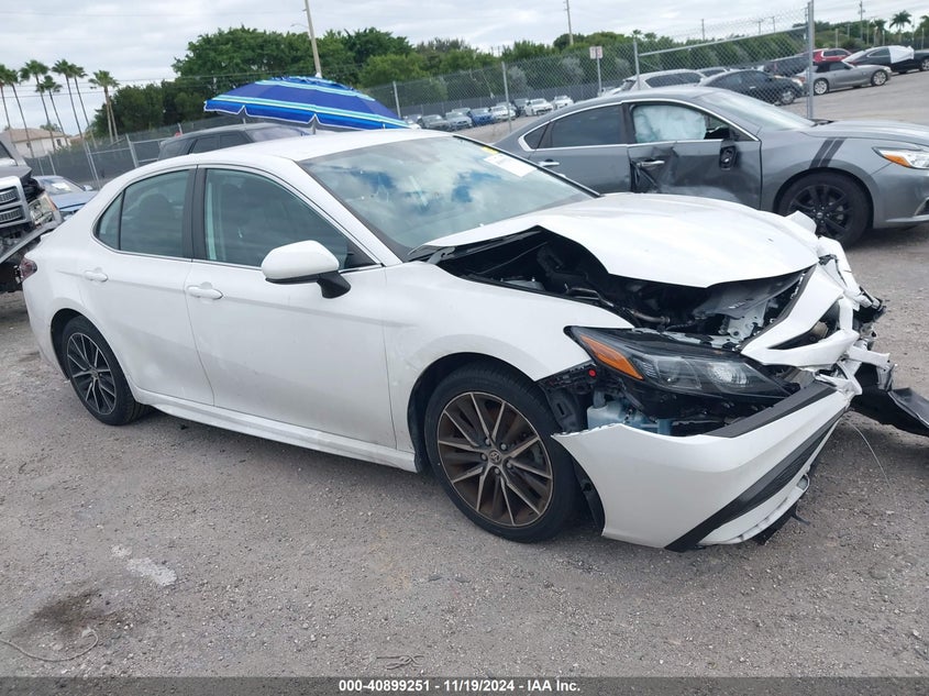 TOYOTA CAMRY SE 2021