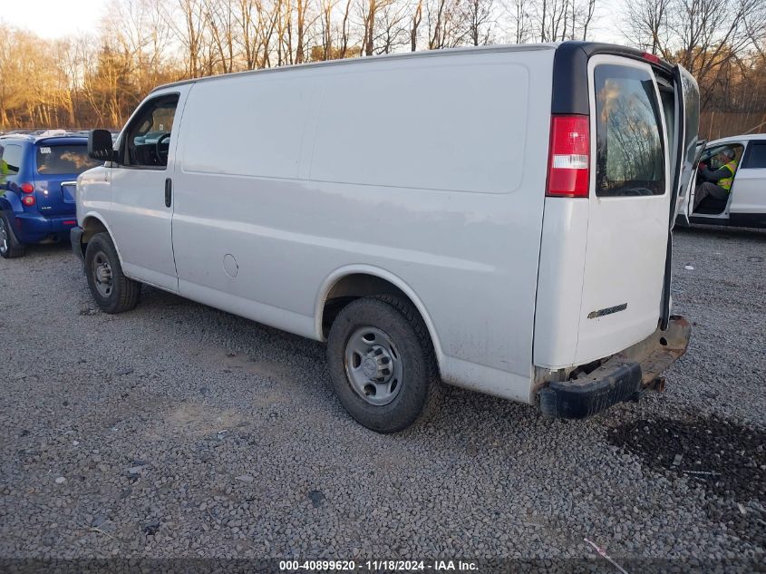 VIN 1GCWGAFG0J1333990 2018 CHEVROLET EXPRESS 2500 no.3