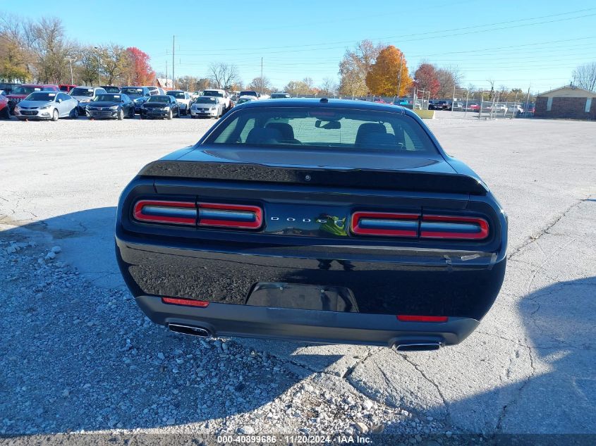 2018 Dodge Challenger Sxt VIN: 2C3CDZAG3JH242588 Lot: 40899686