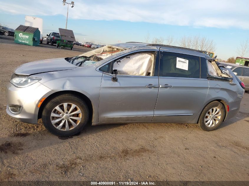 2019 Chrysler Pacifica Touring L VIN: 2C4RC1BG5KR705643 Lot: 40900091