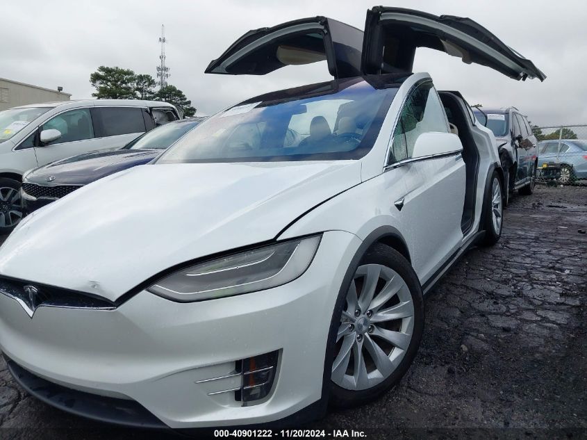 2020 Tesla Model X Long Range Dual Motor All-Wheel Drive/Long Range Plus Dual Motor All-Wheel Drive VIN: 5YJXCDE22LF301401 Lot: 40901222