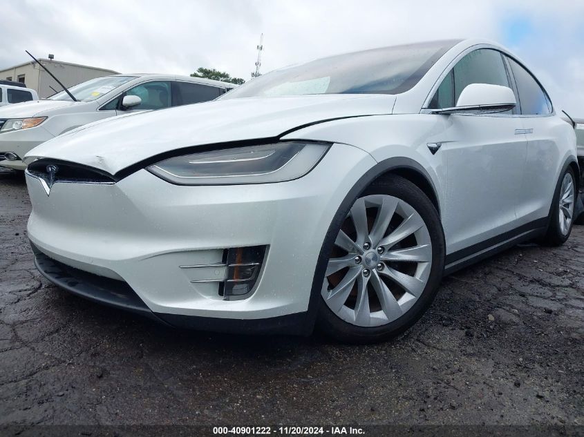 2020 Tesla Model X Long Range Dual Motor All-Wheel Drive/Long Range Plus Dual Motor All-Wheel Drive VIN: 5YJXCDE22LF301401 Lot: 40901222