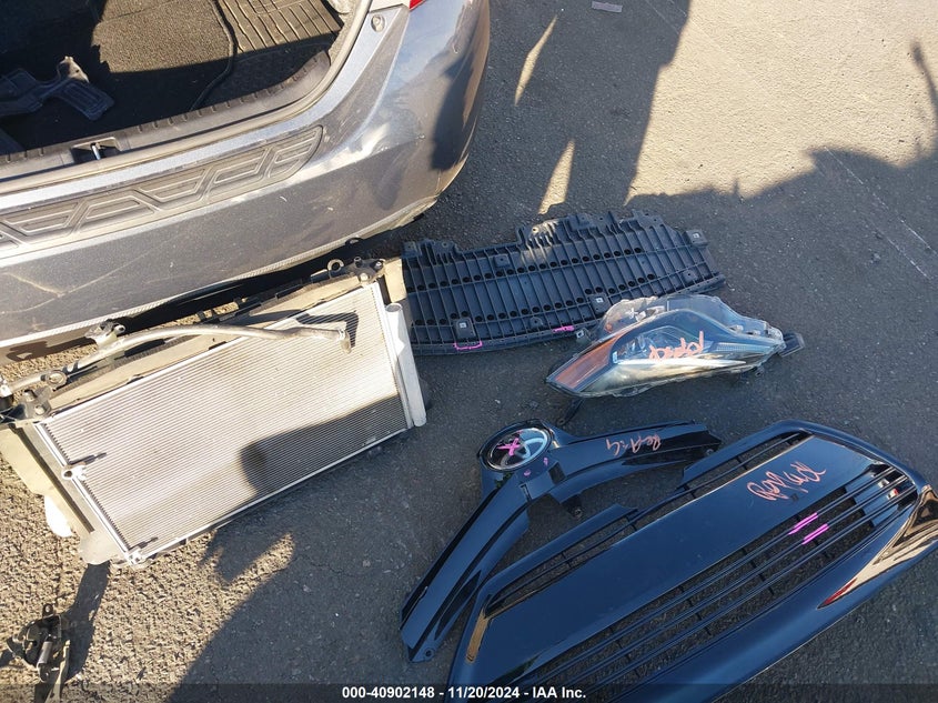 2019 TOYOTA COROLLA LE - 5YFBURHE3KP924457