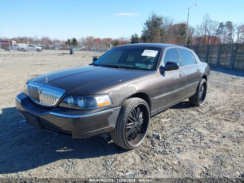 2005 Lincoln Town Car Signature VIN: 1LNHM81W65Y631168 Lot: 40902374