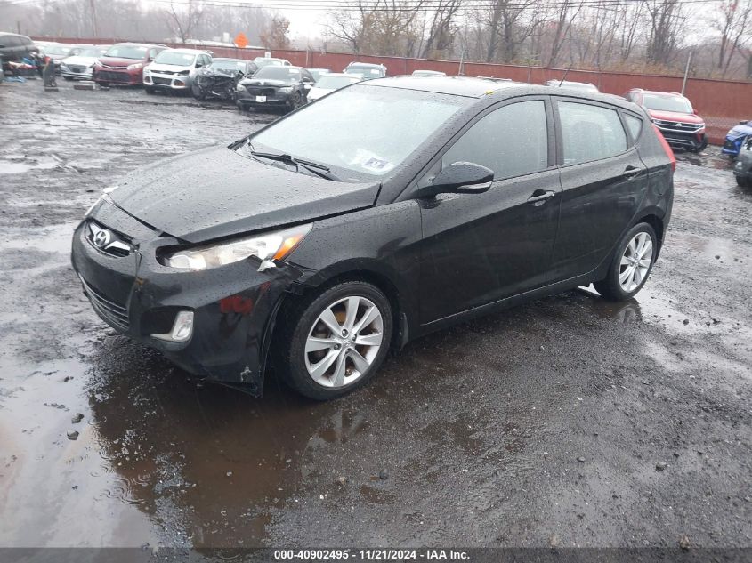 2013 Hyundai Accent Se VIN: KMHCU5AE1DU090469 Lot: 40902495