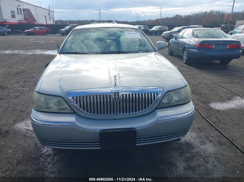 2007 Lincoln Town Car Signature VIN: 1LNHM81V77Y600134 Lot: 40902555