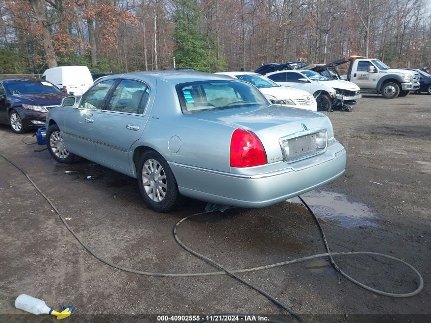 2007 Lincoln Town Car Signature VIN: 1LNHM81V77Y600134 Lot: 40902555