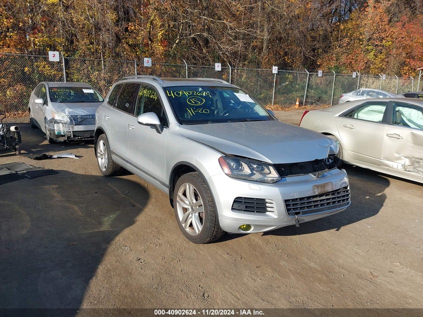 2013 VOLKSWAGEN TOUAREG VR6 EXECUTIVE - WVGEF9BPXDD006370