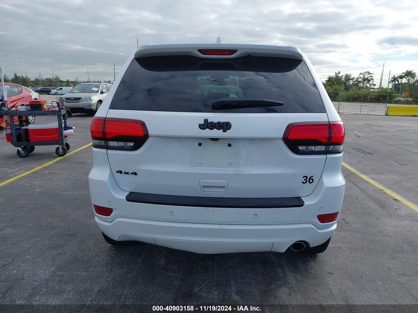 VIN 1C4RJFAG7JC319737 2018 JEEP GRAND CHEROKEE LAREDO
