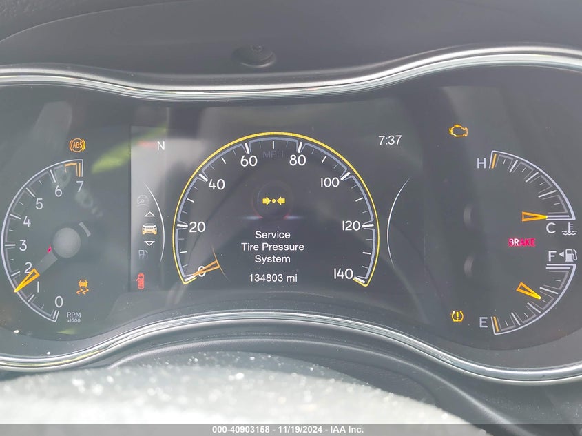 VIN 1C4RJFAG7JC319737 2018 JEEP GRAND CHEROKEE LAREDO