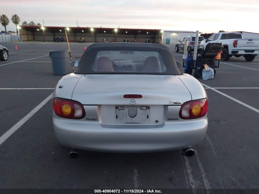 2000 Mazda Mx-5 Miata Ls/Special Edition VIN: JM1NB3538Y0156092 Lot: 40904072