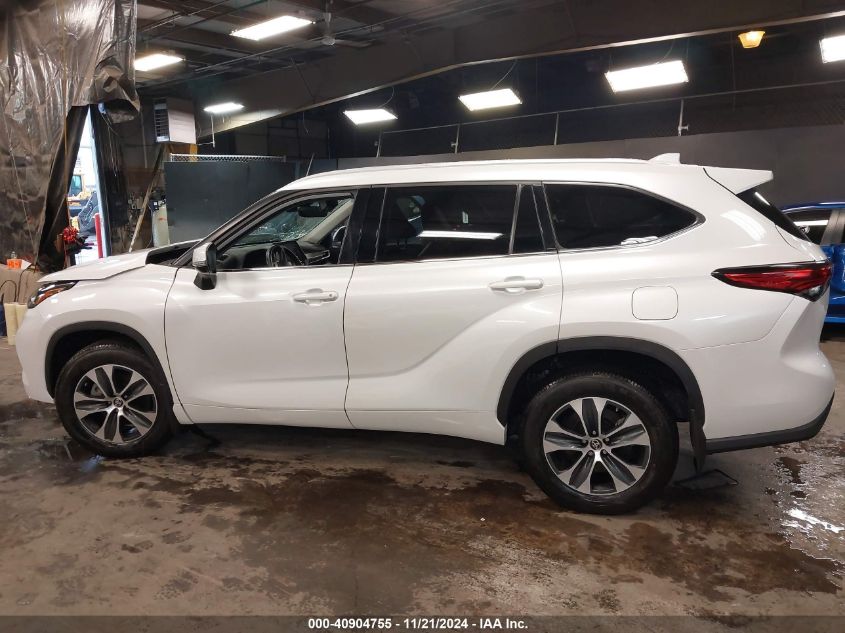 2022 Toyota Highlander Xle VIN: 5TDGZRBH8NS575995 Lot: 40904755