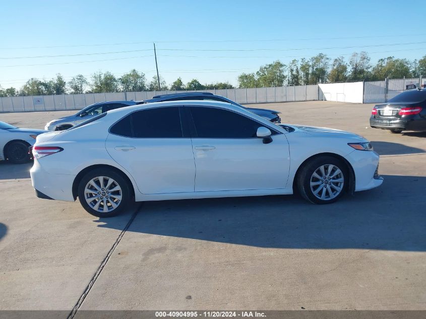 2018 Toyota Camry Le VIN: 4T1B11HK5JU069760 Lot: 40904995