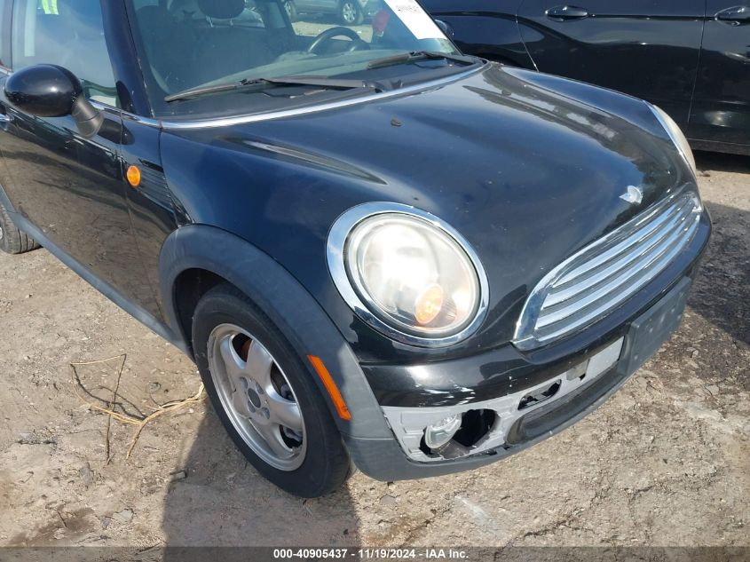 2010 Mini Cooper VIN: WMWMF3C50ATZ22967 Lot: 40905437