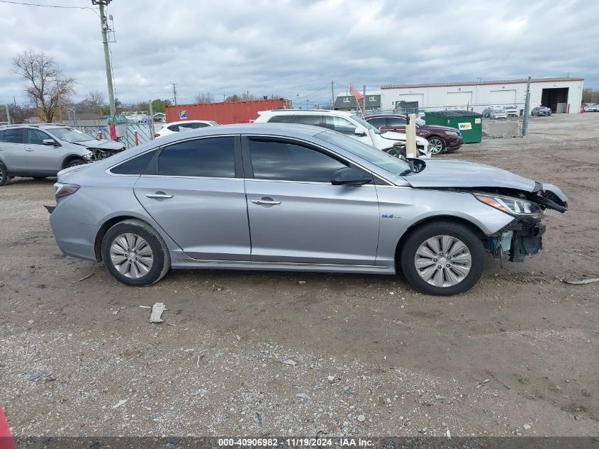 2017 Hyundai Sonata Hybrid Se VIN: KMHE24L1XHA048568 Lot: 40906982